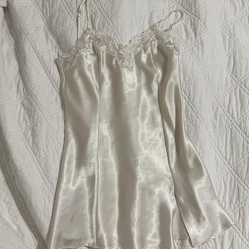 White slip with slit